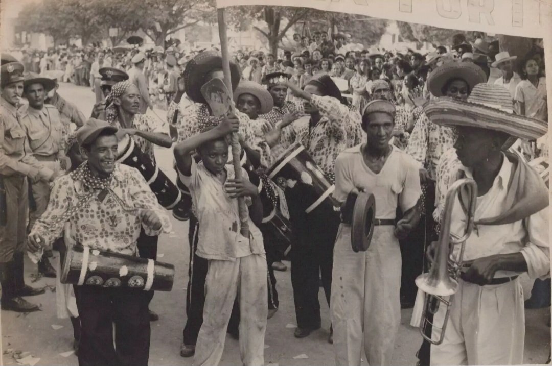 Carnavales en #SantiagoDeCuba, años 50. #Cuba