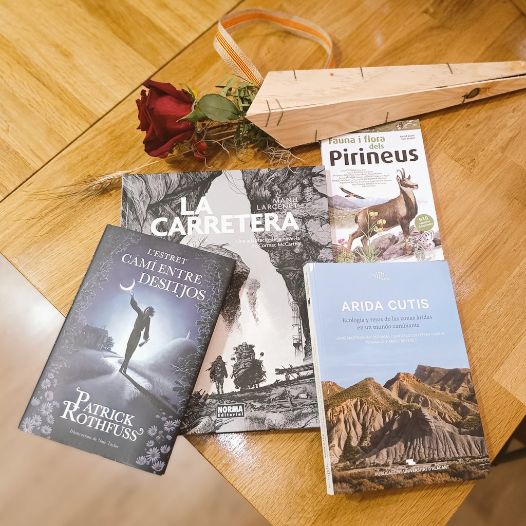 #SantJordi is always a good excuse to get and give some books!