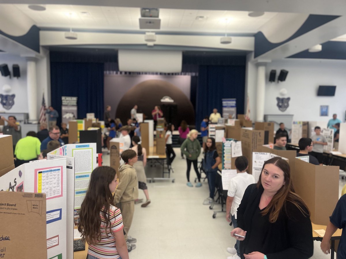 5th Grade Science Night and Expo! Wonderful projects on display. And a big thank you to all our community partners helping out! ⁦<a href="/FlaglerSchools/">FlaglerSchools</a>⁩ ⁦<a href="/FlaglerSoup/">Supt. LaShakia Moore</a>⁩ ⁦<a href="/alvesheidi/">Heidi Alves</a>⁩