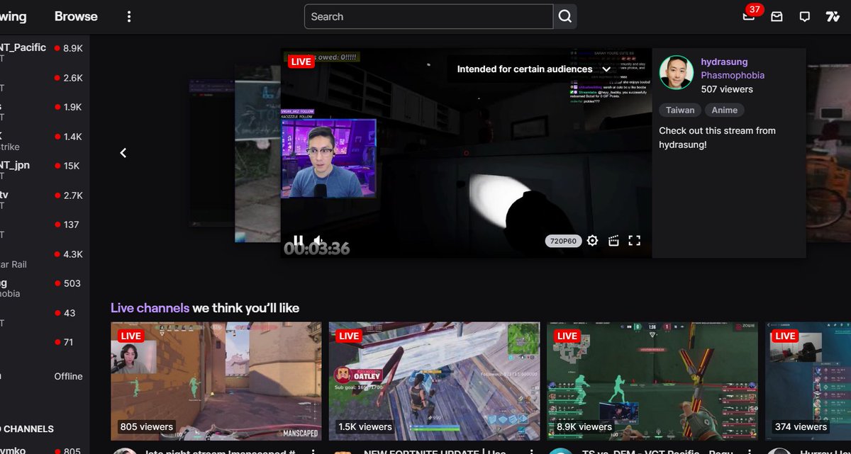 hydrasung's tweet image. One of my viewers found me on Twitch's front page carousel last night! 🤯🤯🤯