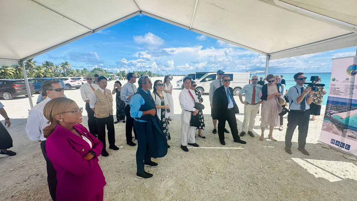 It was a privilege to welcome the delegation from @unfoundation and the US 🇺🇸 Congress who yesterday visited the @TuvaluGov and @UNDP_Pacific-supported Tuvalu 🇹🇻 Coastal Adaptation Project. (1/2)