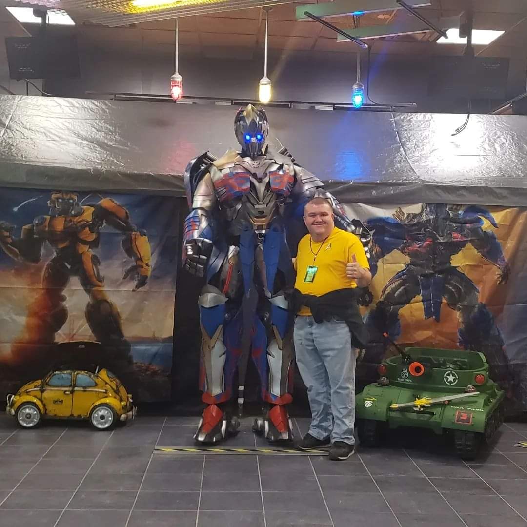 michealsander11's tweet photo. 2 years ago today I met @johnnyyongbosch @PowerRangers #Adampark @sonnystrait #Krillin #TOM1 @ToonamiNews @dragonballsuper and @RLJTorrey #thepowerpuffgirls #mojojojo https://t.co/qAoI4mo2yQ