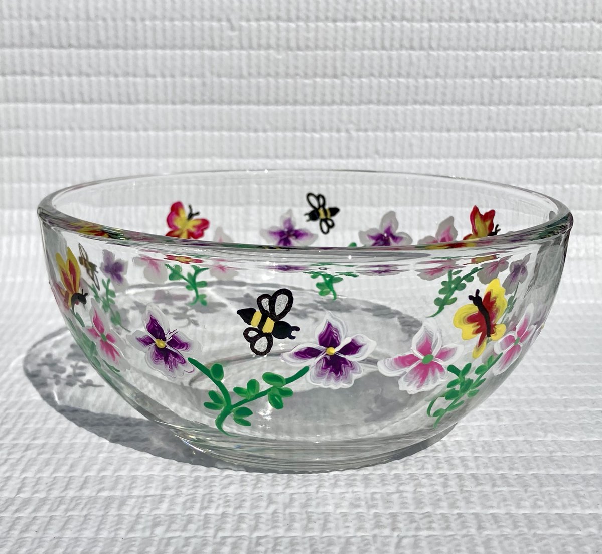 Great gift for Mom etsy.com/listing/169454… #candydish #floralbowl #handpaintedbowl #SMILEtt23 #CraftBizParty #EtsyStarSeller #etsystore