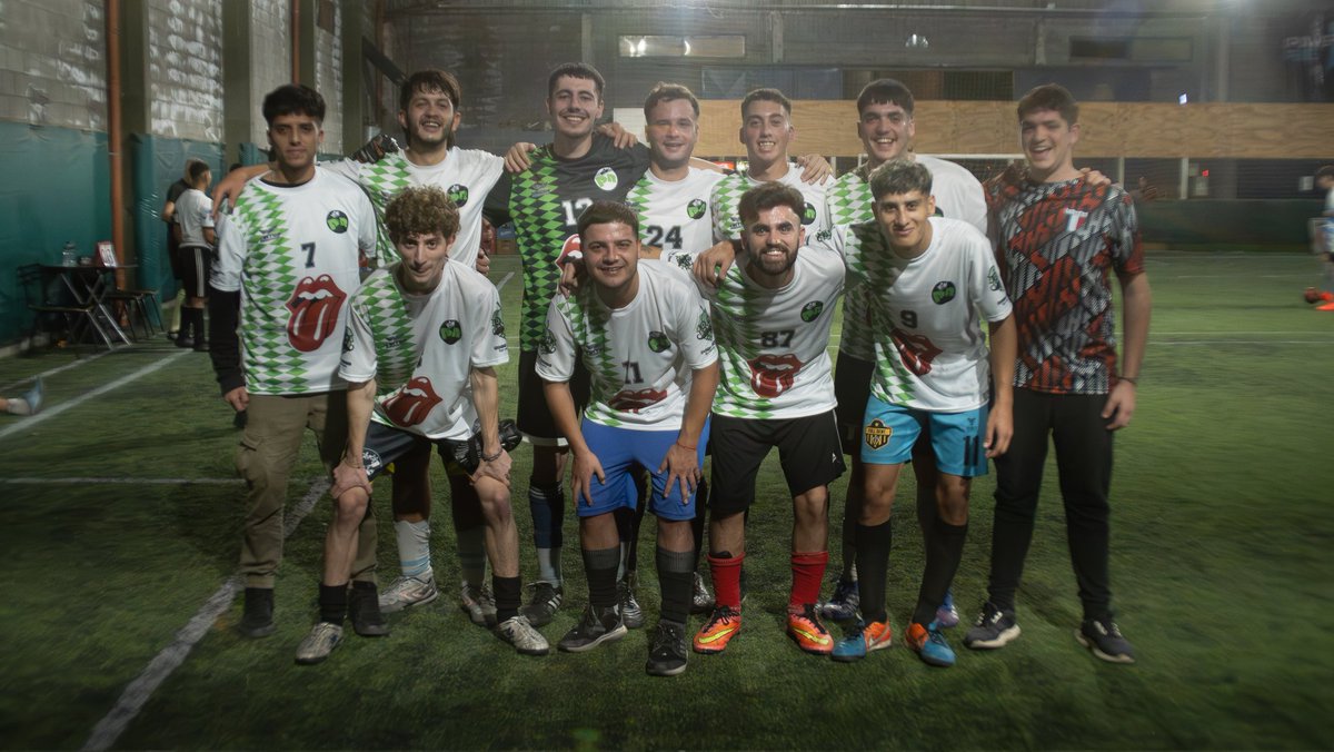 PripisOficial's tweet photo. ✳️ACTUALIZAMOS✳️
8va FECHA: nos llevamos un empate sobre el final 7-7
9na FECHA: victoria en un duro partido por 3-2
⚽⚽ Maxi
⚽ Dante
Ademas, queriamos contarles que en la jornada 9 hicimos el estreno mas esperado del año, les presentamos LAS OFICIALES😎😎
#GoPriPris https://t.co/YtnSvBBDnL