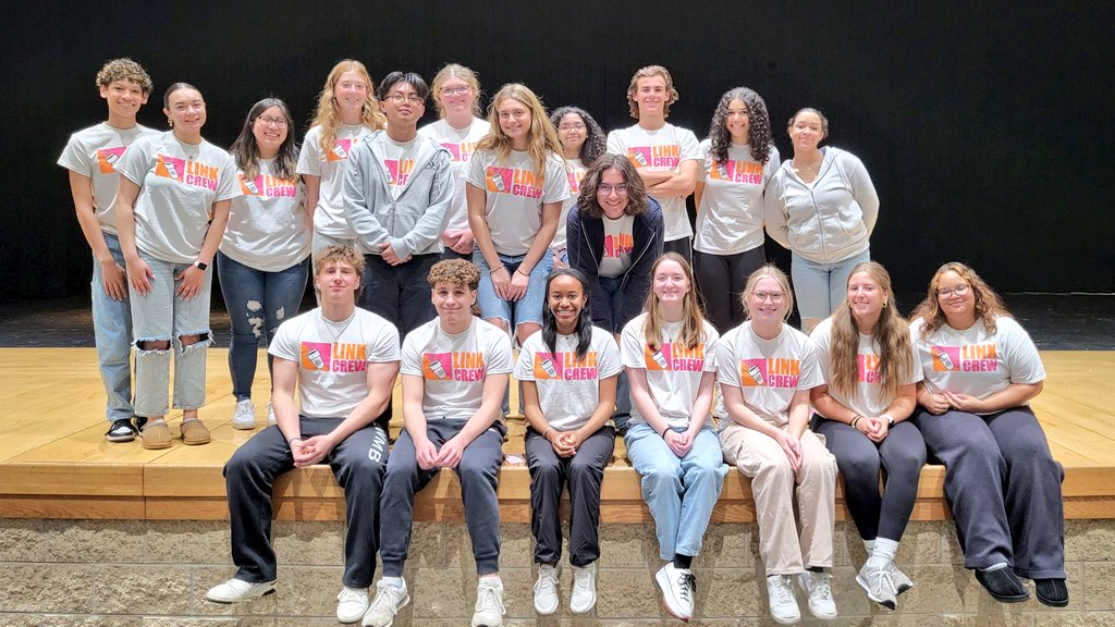 LinkCrewPCHS's tweet photo. Step-Up Day round 2! A job well done by the 4th period Leaders who hosted our future Wildcats from @IndianTrailMS this morning!! #PridePassionTradition https://t.co/t761GO1NGy