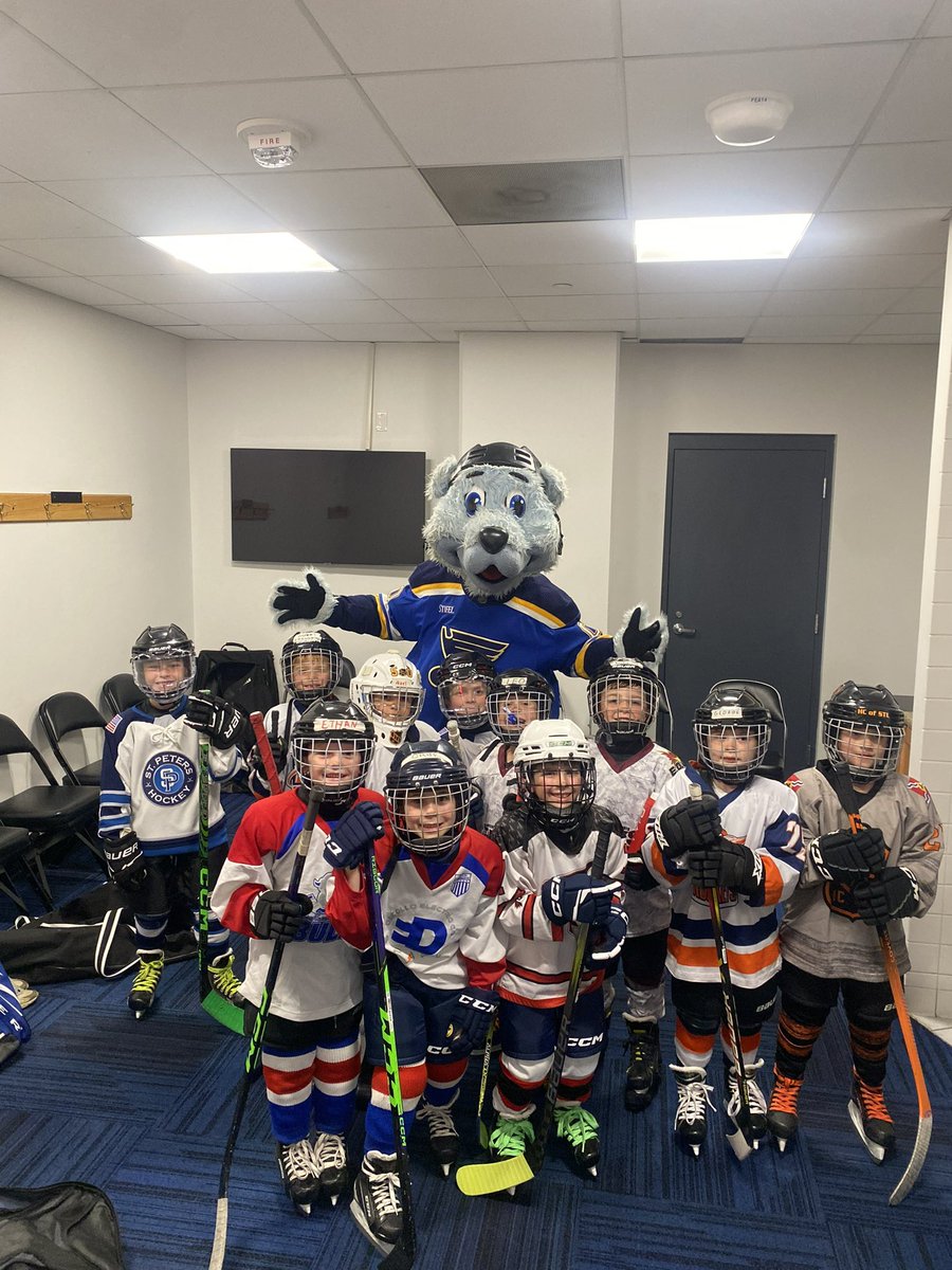 Last week, we hosted the Blues Youth Hockey Bash on Thursday and Friday to wrap up the season. We hope all players and their families enjoyed their time, and we can't wait to see you all next season!  Presented by @firstcommunity #BluesYouthHockeyBash #GoBlues