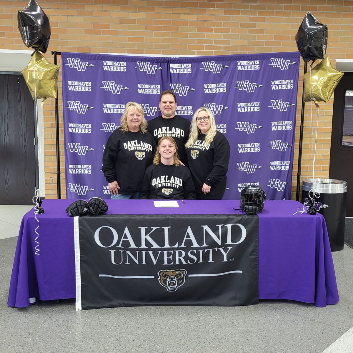 WoodhavenHigh's tweet photo. Congratulations to James Olbrich to play ACHA D1 Hockey for Oakland University.  Outstanding student athlete getting the job done in the classroom, with over a 3.7GPA and getting the job done on the ice rink.   Best of luck to James in the future and OU is lucky to have you. https://t.co/99D9m9n8jR