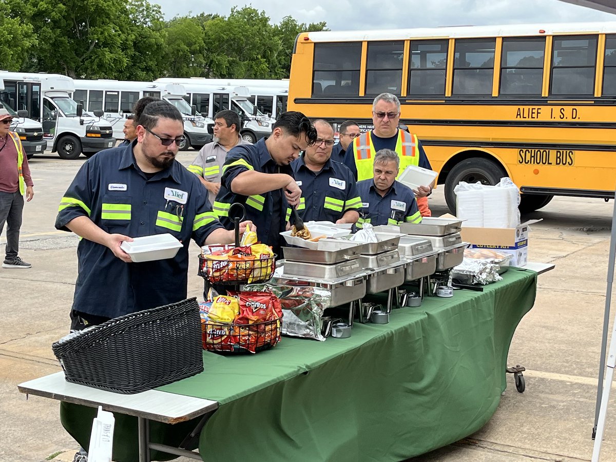 vdlewis's tweet photo. Thank you to the @AliefISD transportation department staff for all you do in getting our kids to and from school safely! #SchoolBusDriversDay https://t.co/HT4T7uJg0A