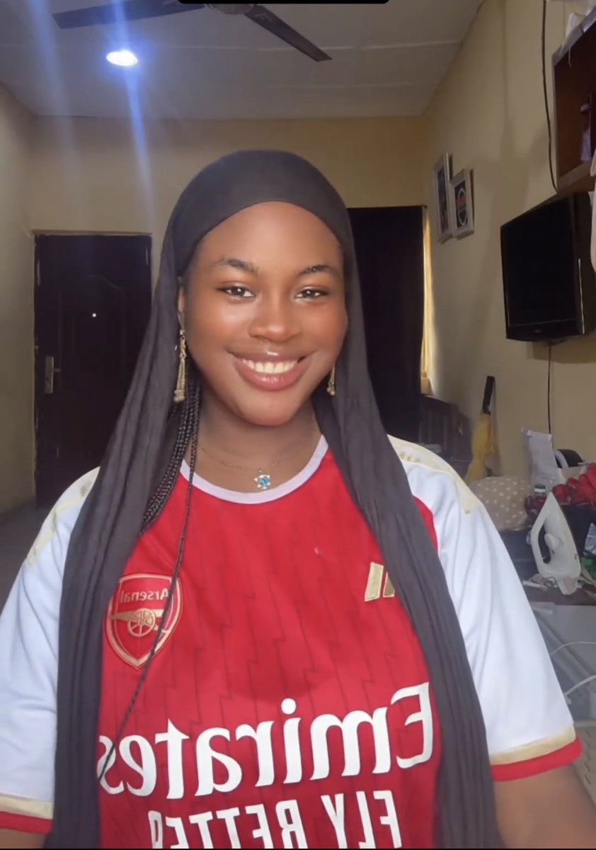 Queen_Aeesha's tweet photo. We are the Arsenal!!!!❤️❤️❤️❤️ https://t.co/mzZVLt72gi