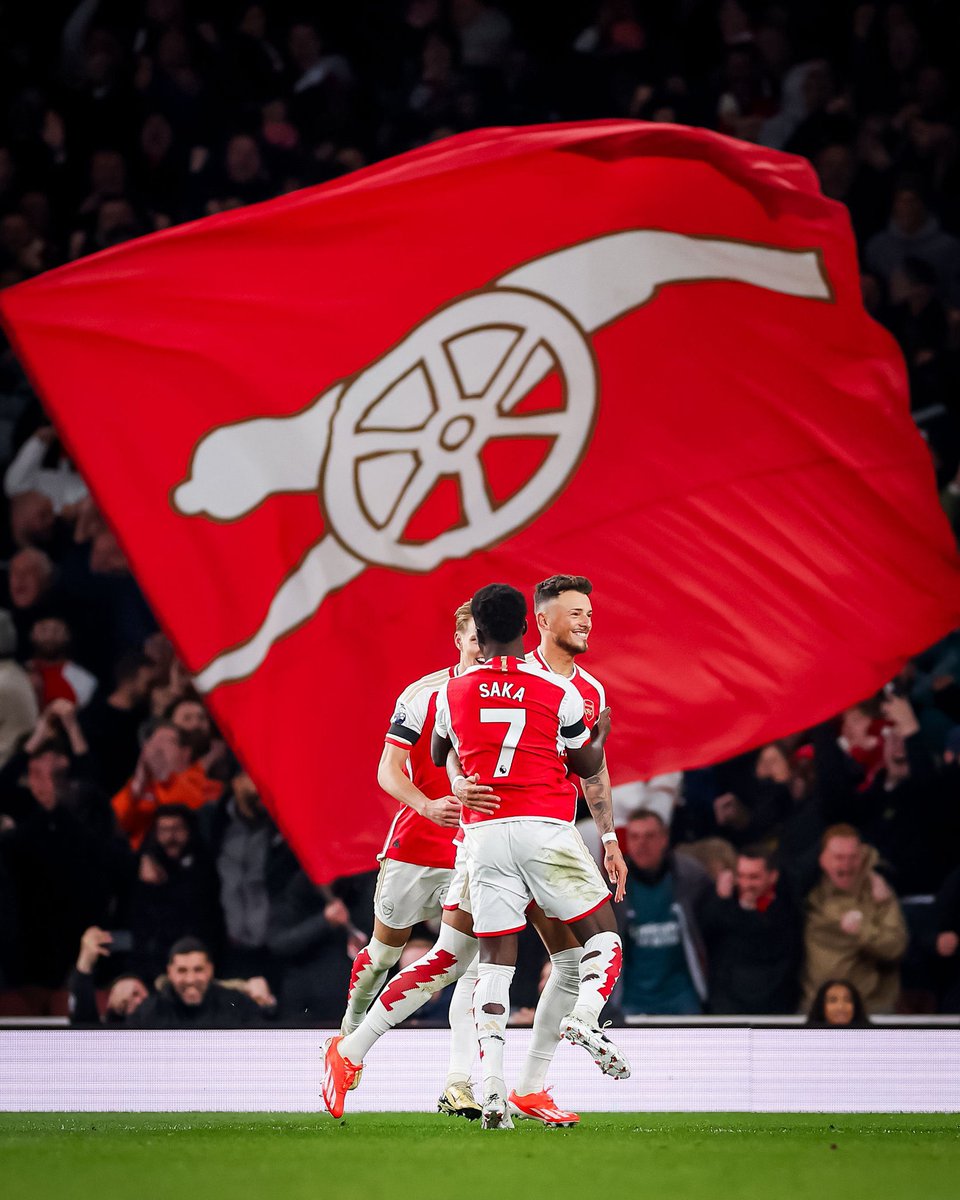 Premier League | FT ARSENAL 5-0 Chelsea FC L. Trossard 4' B. White 52', 70' K. Havertz 57', 65' STANDINGS: 34 GAMES 1. ARSENAL 77 Pts 2. Liverpool 74 Pts (-1) 3. Man City 73 Pts (-2) Eeeh… Bwa mbere Equipe ya @Arsenal itsinze Chelsea byinshi gutya… Equipe irushije…