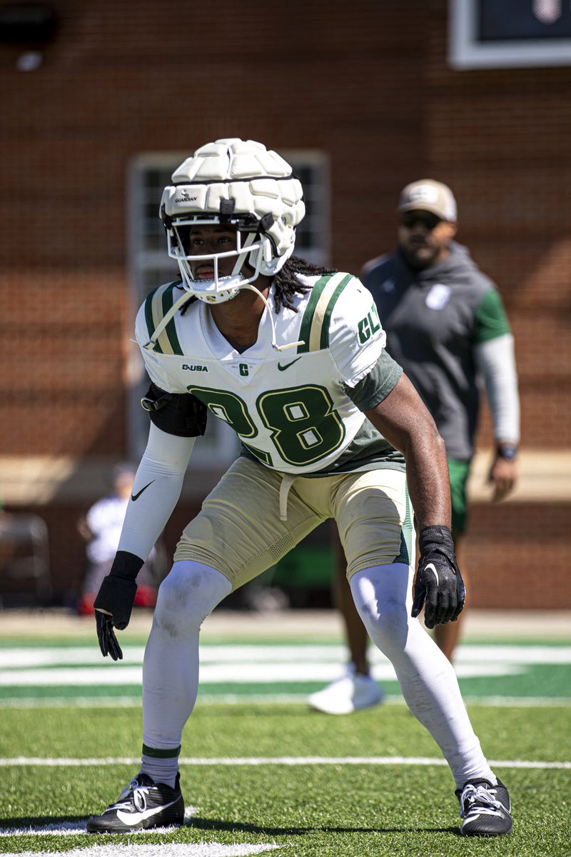 -Spring Ball @CharlotteFTBL ✅ -Thank You God..I Am EXTREMELY Blessed🙏 -They Gonna Love Me For My Ambition. @CoachRyanOsborn @BiffPoggi @drebly_32