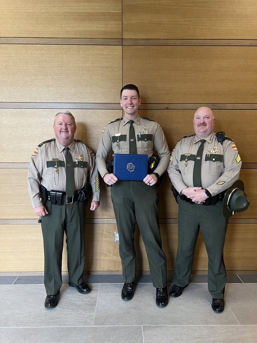 Proud to have Trooper Webb complete the Tennessee Government Professional’s Institute hosted by the @Naifeh_Center! 👨‍🎓We are grateful for the new skills and perspectives gained to enhance public service. 💼 🤝 #LeadershipDevelopment #NCEL #TGPI