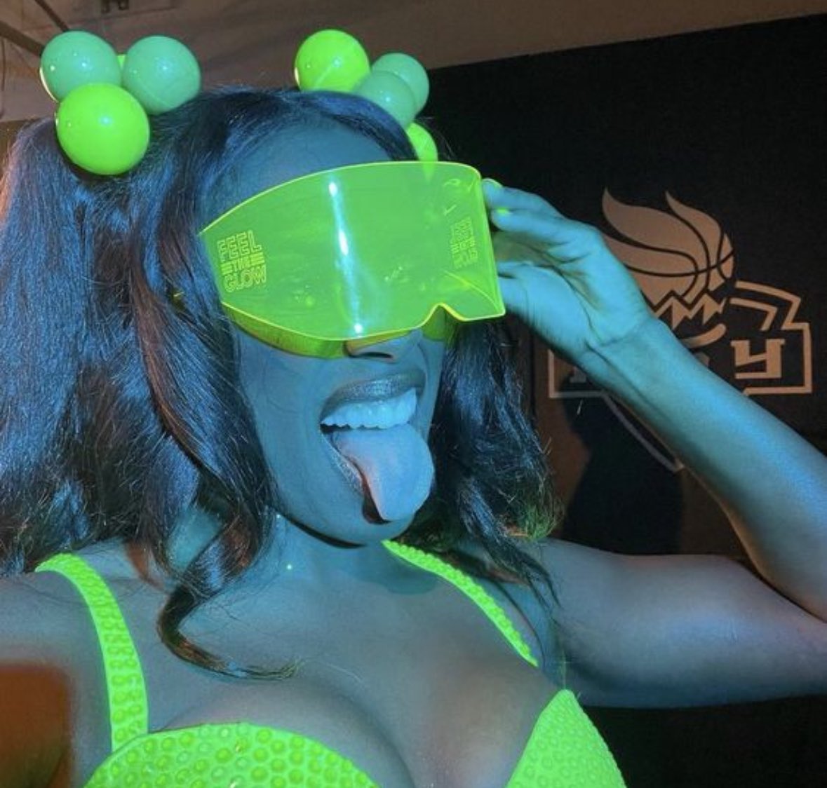 CorruptionOfSin's tweet photo. Glow time, all the time.💚 https://t.co/PsYpOIHQtS