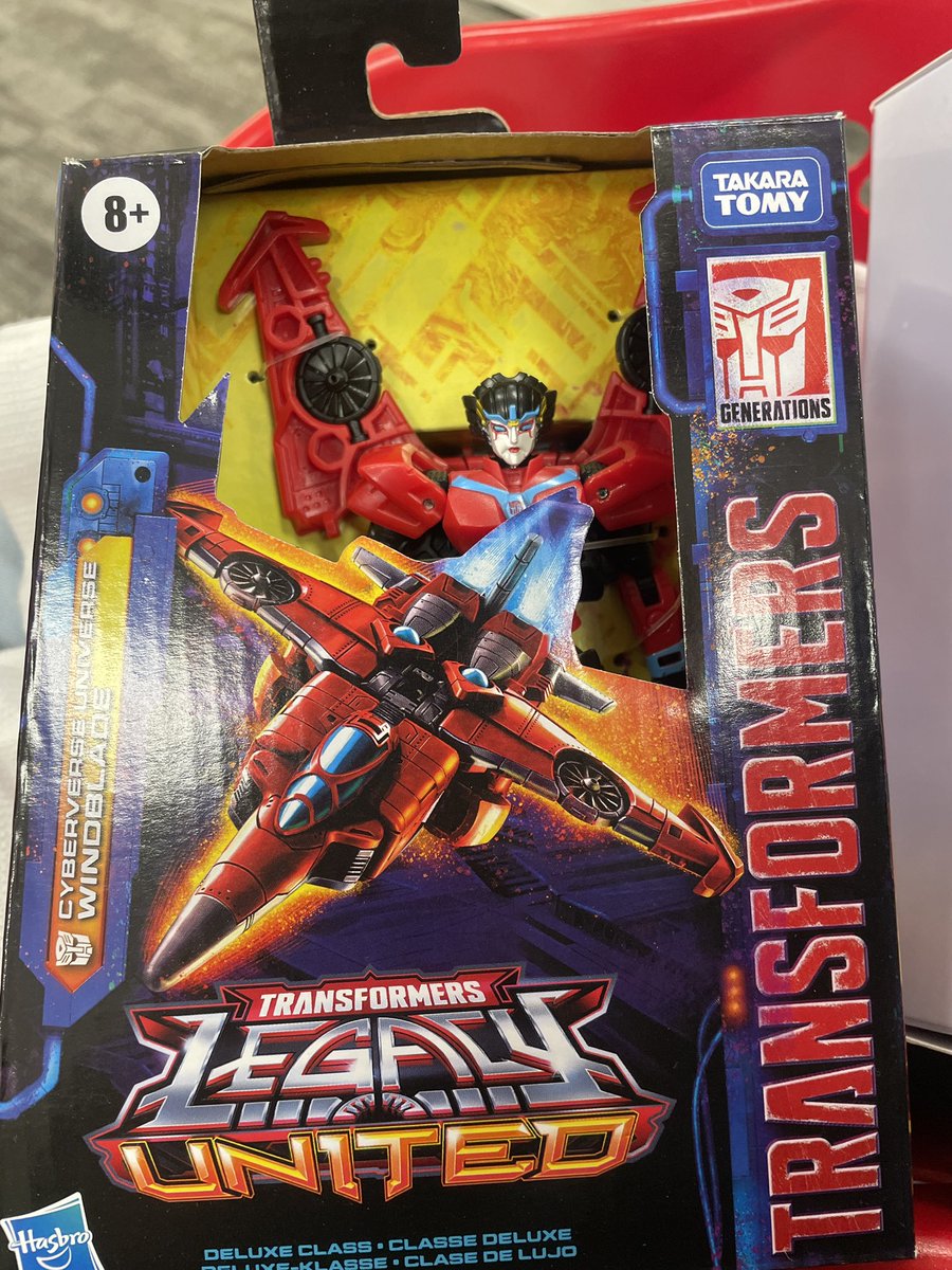 I have a windblade now!!!! She’s so pretty!!