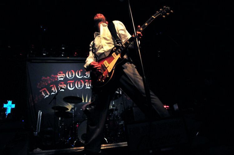 Social Distortion make their return to the Twin Cities on May 21! Tickets are selling fast. Get yours: firstavenue.me/4beLLA6 Photo from October 19, 2010 📸 by Steve Cohen