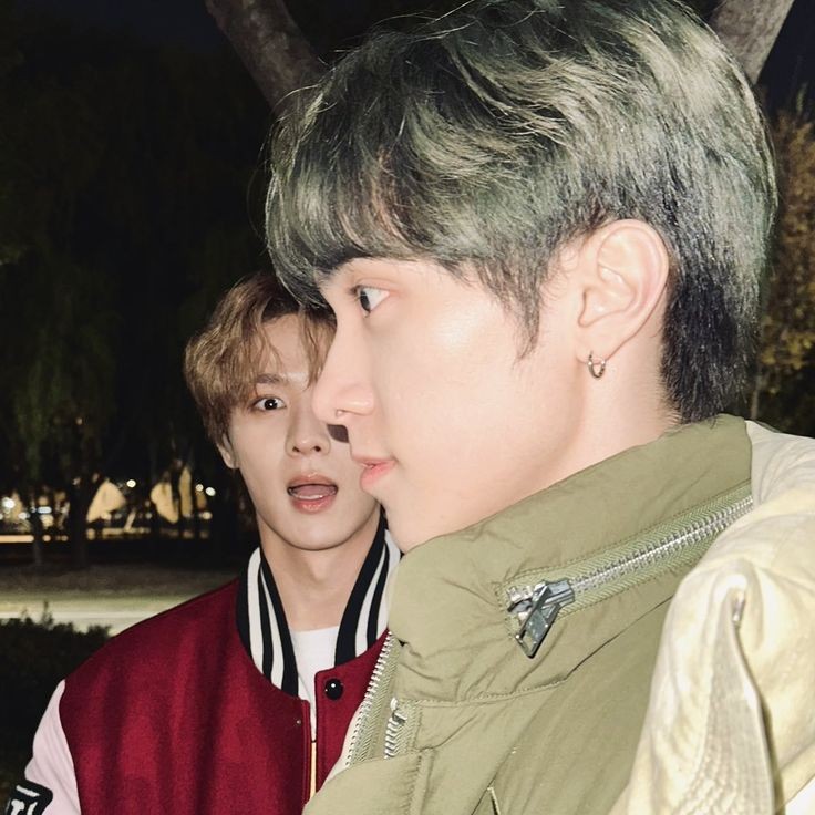 ferusuuummmm🥹😭 
iyi ki doğdunnnn!!! iyi ki tanıştım seninle, hayatımda kocamaaannn bir yerin olduu 💞
seni çoookkk seviyorummm 🥹💕💖
(umarım bir gün yan yana geldiğimizde eşlerimiz gibi goofy ass takılabiliriz😭)
<a href="/AIMHlinson/">ren All for Love</a>