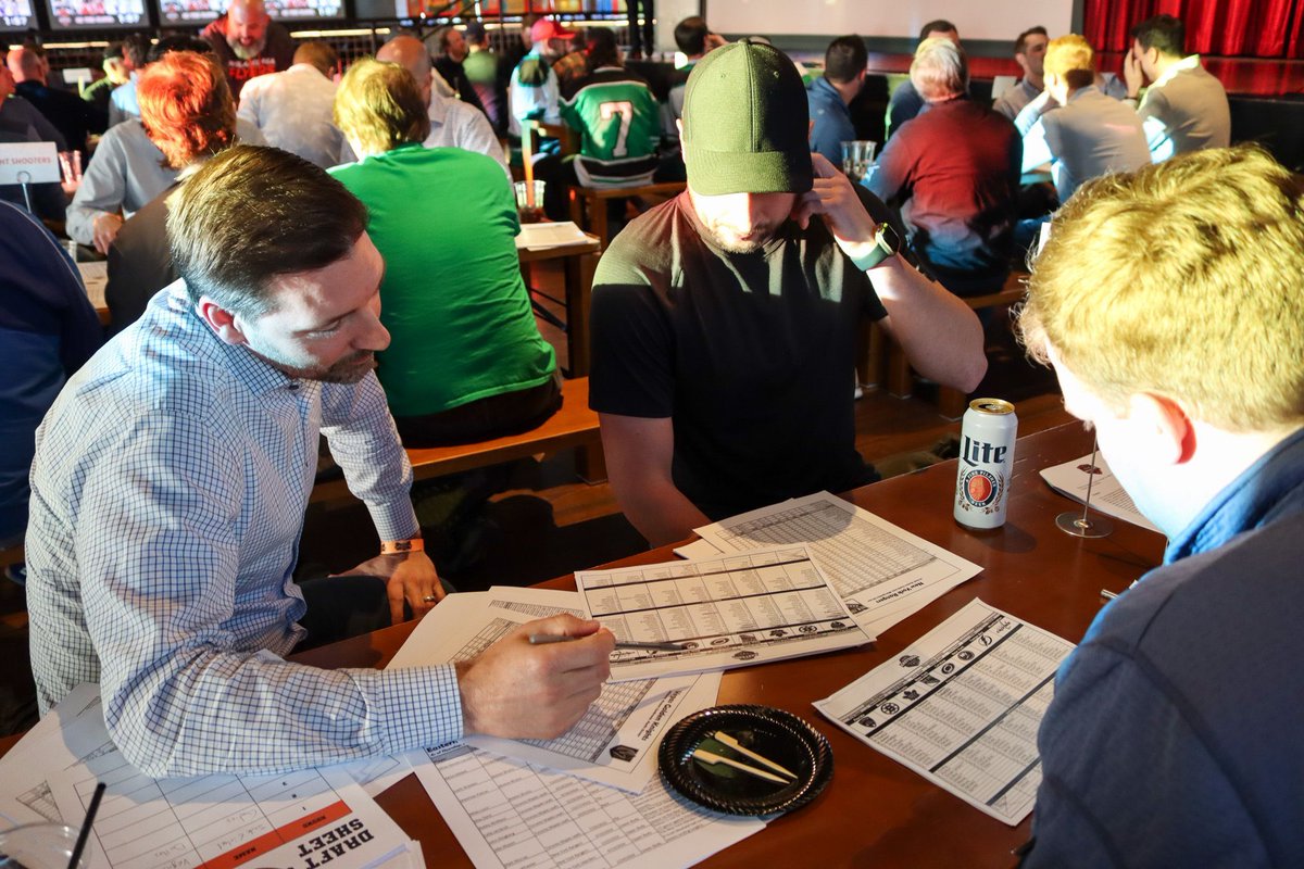 Last night, Snider was thrilled to welcome back the 2024 Ultimate NHL Playoff Fantasy Draft — raising over $50,000 for #SniderHockey & Education student-athletes. Supporters spent the evening at @BBowlPhilly, drafting #StanleyCup Playoff players to their “dream teams.'