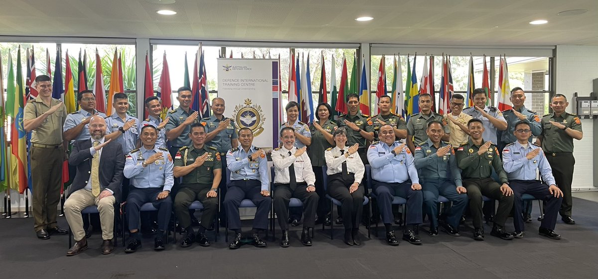 The 11th 🇦🇺 🇮🇩 Joint Education & Training Sub-Committee kicked off yesterday. Delegates visited #DITC & #DFSL for discussions on bilateral language cooperation between TNI and #YourADF linguists | #ForTheFutureWeLearn