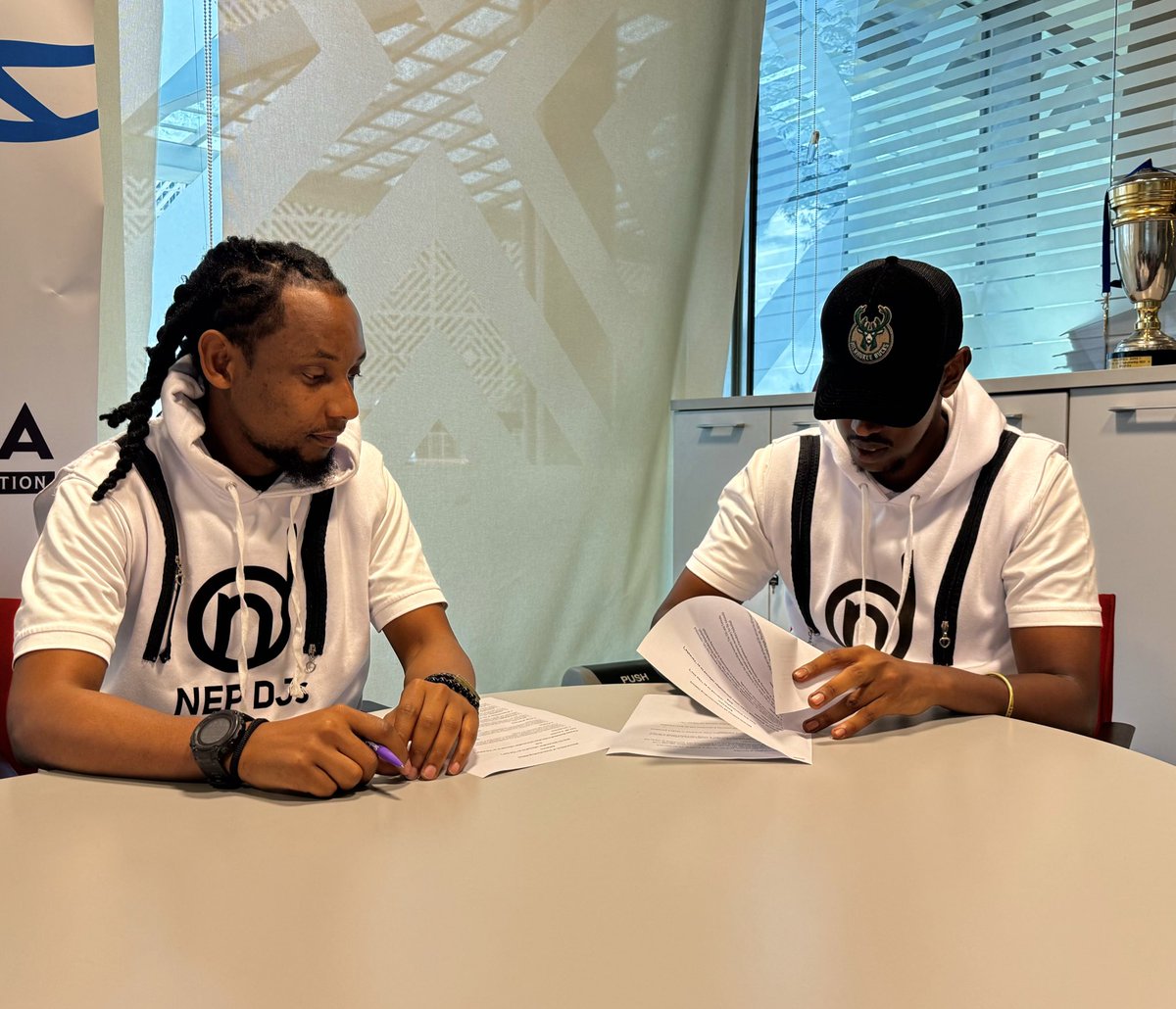 ferwabaRW's tweet image. The party’s coming to the court🎶🏀🔥! 

Today, FERWABA has signed an MOU with @NepDjs , A 2-year agreement of partnership.  This collaboration aims to amplify the entertainment aspect of our basketball events, ensuring an engaging experience for fans and players alike. 🎶🏀…