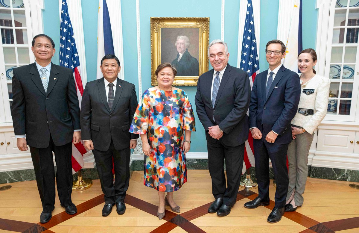 Honored to host today’s 3+3 Senior Officials’ Meeting with our Philippine counterparts, which further reaffirmed our bonds as #FriendsPartnersAllies & our shared commitment to a free and open IndoPacific region. We are building together on a strong foundation of 🇺🇸🇵🇭 friendship.