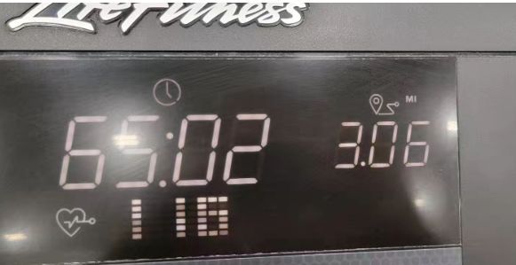 KXCVKRNW's tweet photo. Thanks to @KZLX personality Tyler Dave for doing his first 5K in support of #KXCVKRNW & public radio at the Foster Fitness Center on the NW campus. #RunForRadio https://t.co/9C8XBIgZDC