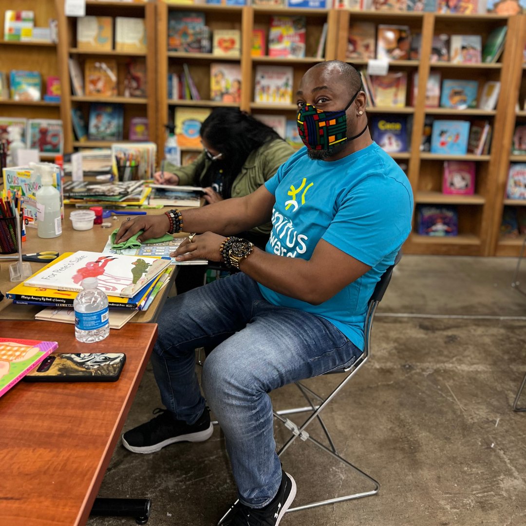 📚 This #WorldBookDay, we recognize one of Portland's fantastic nonprofits, SMART Reading. Visit smartreading.org to learn all about the ways you can support @SMARTReadingOR's mission of sparking joy + opportunity through the magic of a shared book. #CUdifference