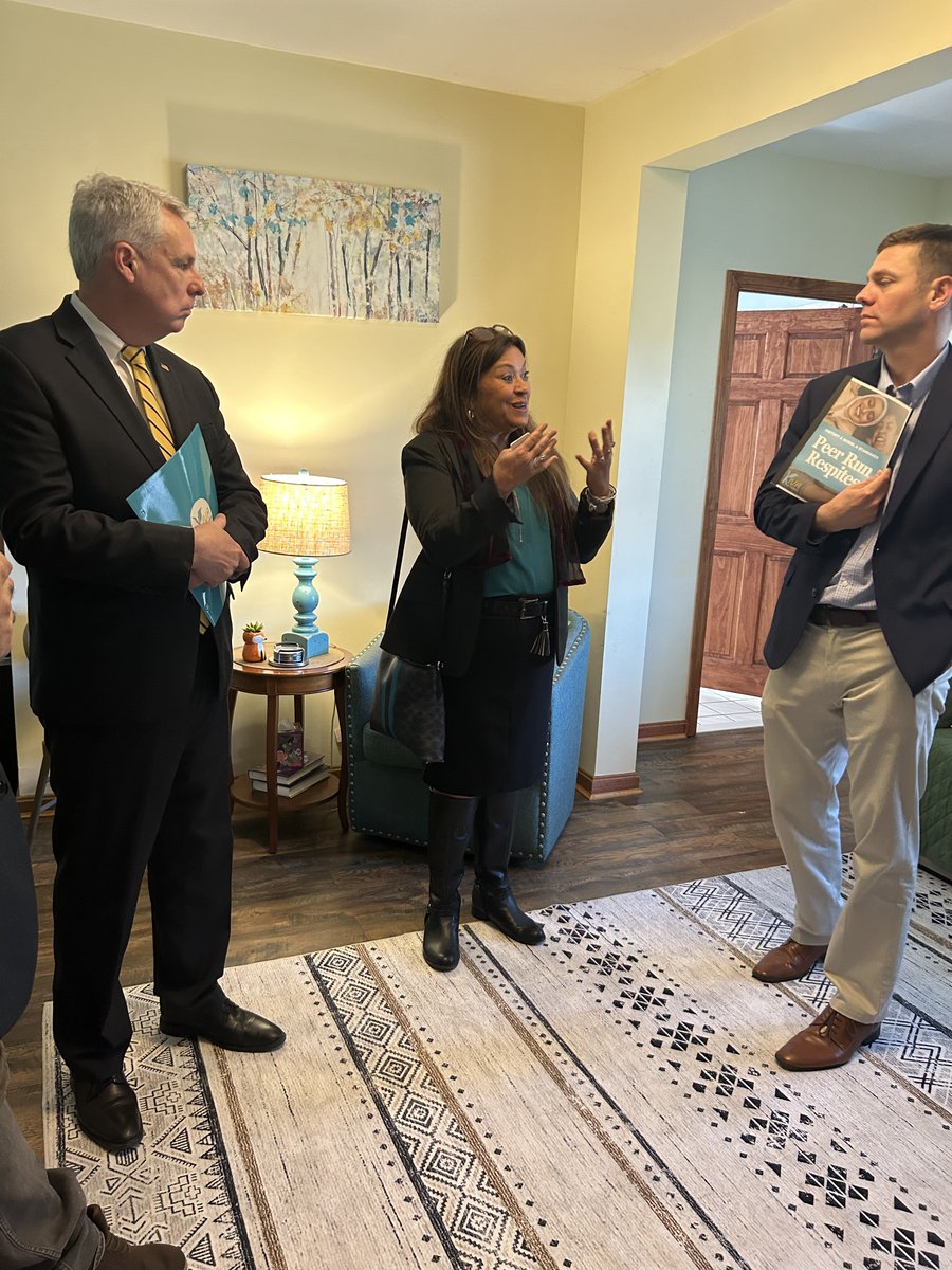 If we want to offer truly impactful mental health care, we must explore the full range of treatment options. Yesterday we had a fascinating visit to @CentersKiva's Worcester center, which offers a peaceful space for those seeking help. Learn more at kivacenters.org/karaya-peer-re…