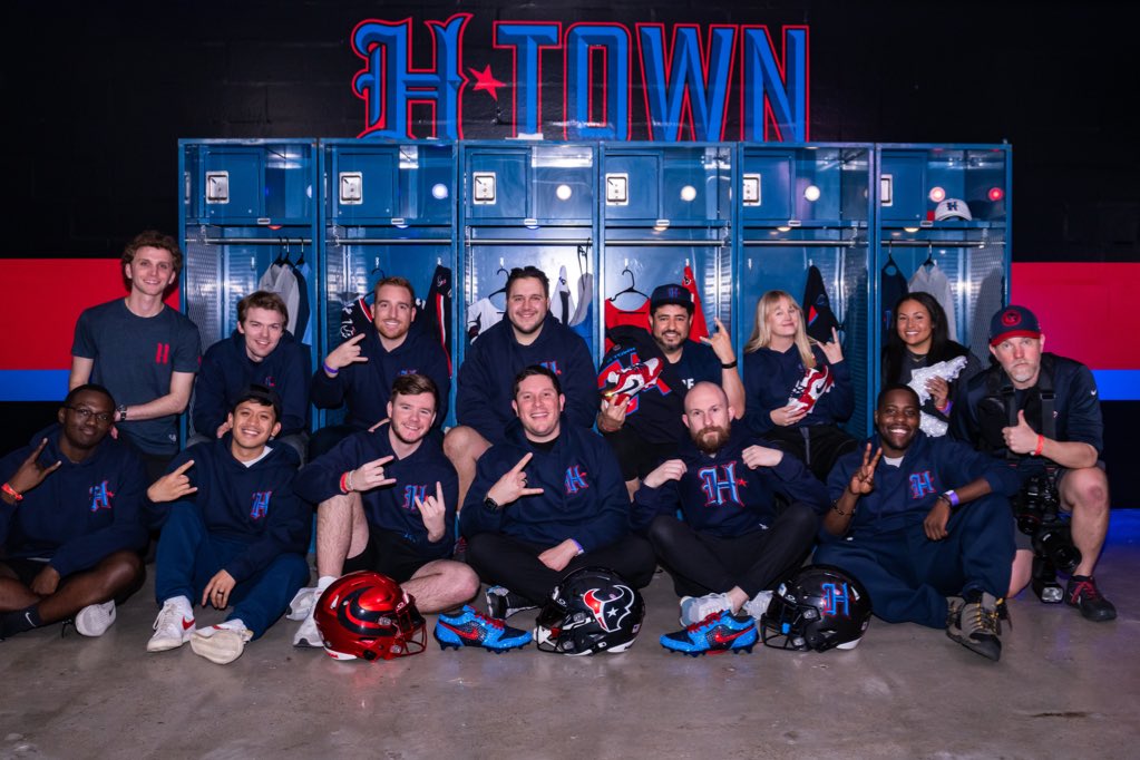 abbeypurcell1's tweet photo. The creatives behind this launch. So proud of this team! #HTownMade 🤘 https://t.co/Uhzang7Pwt