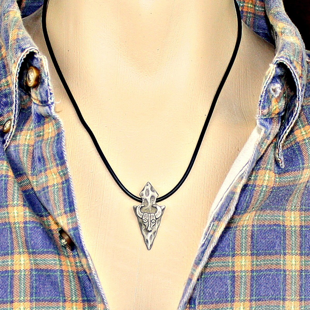 Necklace Pewter Arrowhead with Bull Skull Pendant Adjustable 19 to 21 Inches #MensNecklace #NecklacePendant 
$12.75
➤ grassshacktrading.etsy.com/listing/707192…