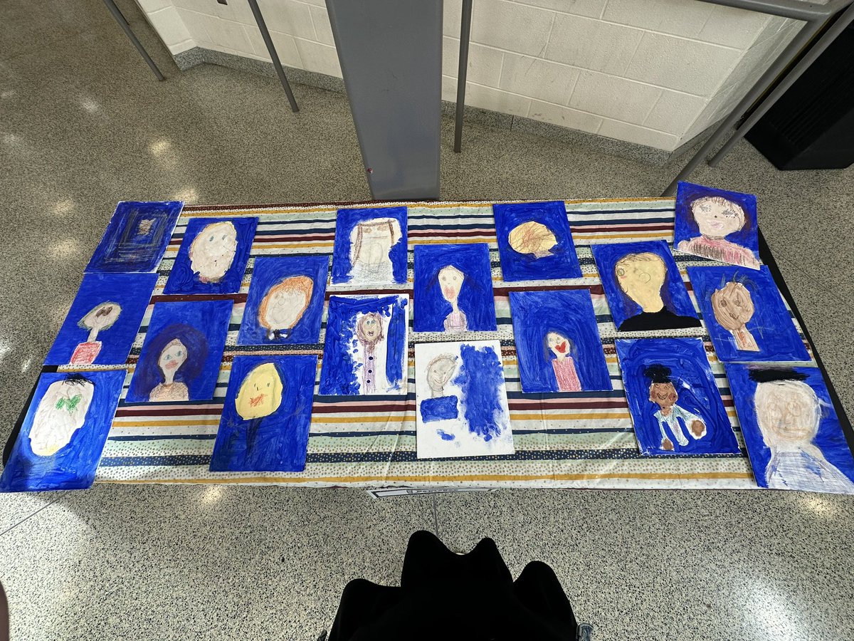 I am so excited for my kindergarten students to see their exhibit!! They have worked so hard on their self portraits and have broke them down step by step and learned all about the parts of the face!! @KedcARTS @KEDCGrants