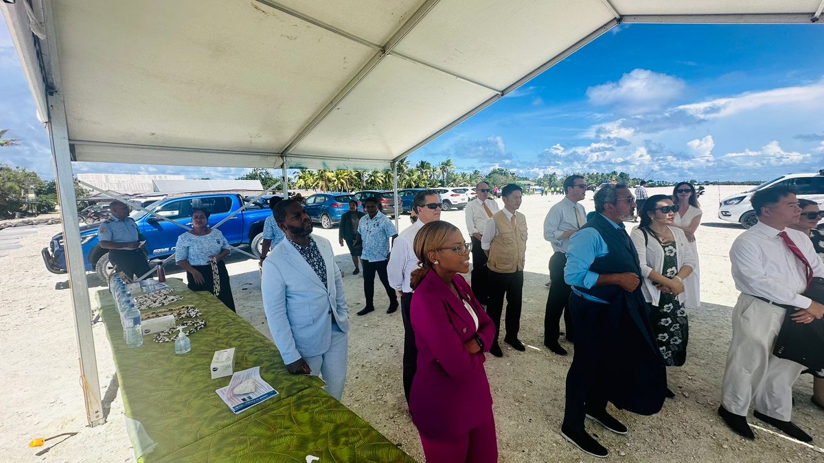 The visiting delegation from the US Congress & @unfoundation were received yesterday by @TuvaluGov's Ministry of Home Affairs, Climate Change & Environment to tour the @UNDP_Pacific-supported Tuvalu 🇹🇻 Coastal Adaptation Project. This was an opportunity to learn about how