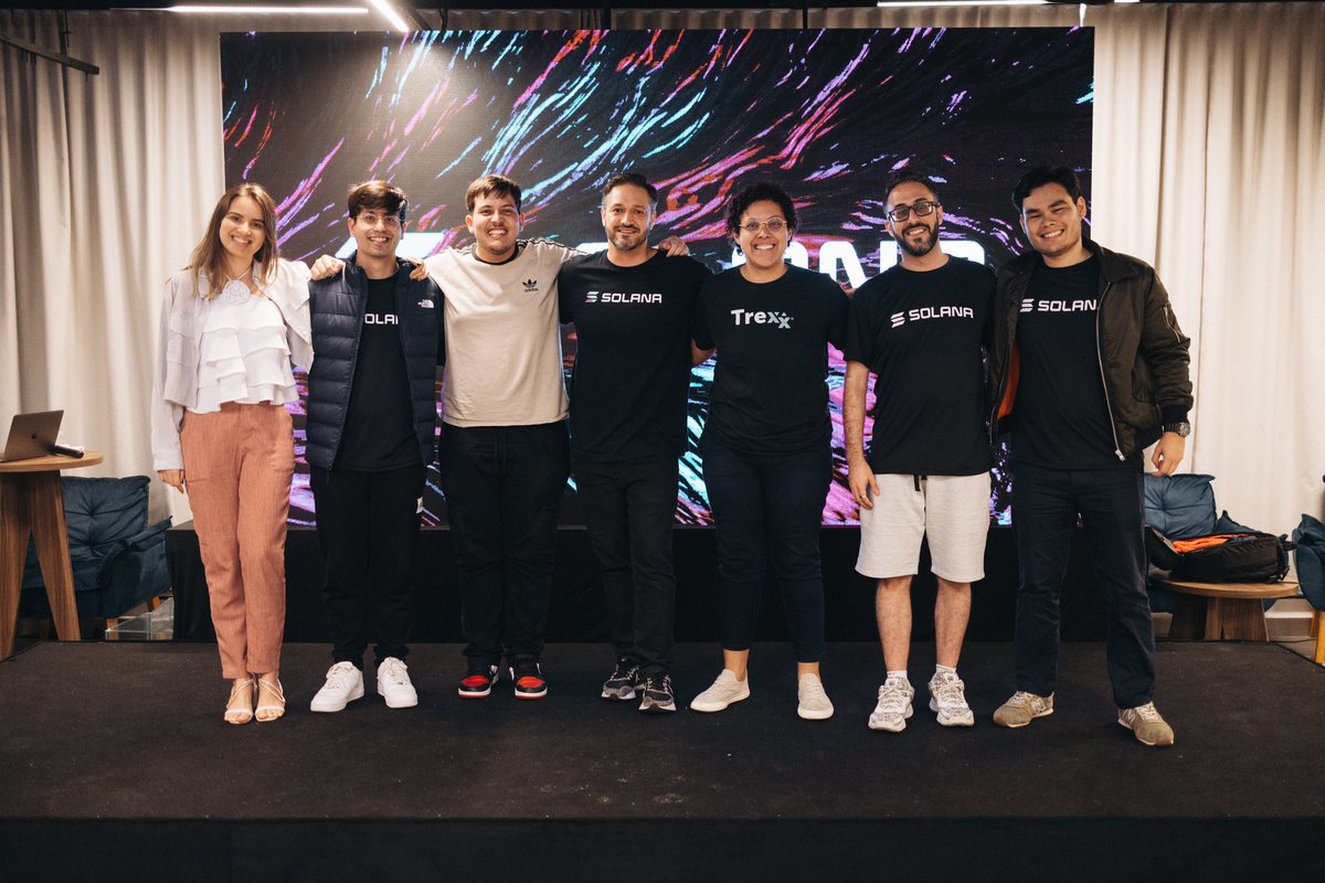 cioffi_victor's tweet photo. Acabamos de passar pela temporada do Hackathon Global da Solana!

Foram 46 times e 305 participantes do Brasil, em que por meio do @SuperteamBR, tivemos a missão de preparar, mentorar e lapidar.

São mais de 1000 times no mundo todo, competindo por 35 prêmios. 

Essa edição recebeu o nome de “Renaissance”, esse termo é simbólico não somente para o ecossistema da Solana, que passa por um verão, mas também ao ecossistema de Founders Brasileiros.

Mesmo após a submissão final dos times no dia 8 de abril, vamos continuar a apoiar esses Builders que estão trazendo protagonismo para o nosso lado do planeta.

Aos meus companheiros de Core team, aos times que embarcaram nessa jornada realmente comprometidos, aos jurados dispostos da América Latina… o meu muito obrigado!