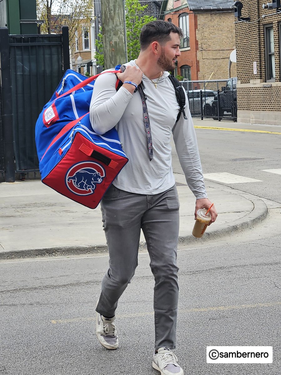 Pic I took of Luke Little arriving at Wrigley Field today. @Luke_L23 #cubs