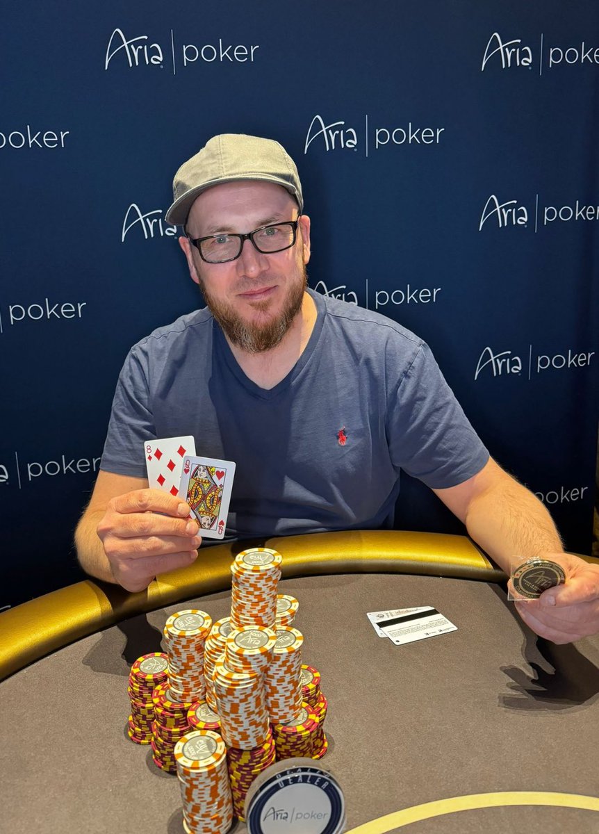 Shaun Sykes (United Kingdom 🇬🇧) smoked the competition in our $240 NLH Tournament on 4/20 cashing for $2,567! Shaun was high atop the chip counts when the final four players agreed to chop the $9,360 prize pool! Congrats!
