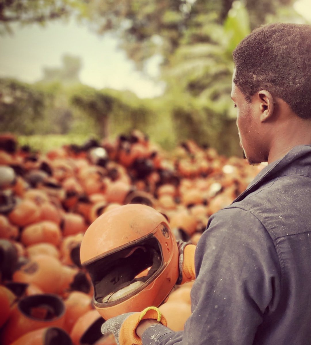 Revolutionizing helmet recycling 🌟 Our team is brainstorming innovative ways to give these safety heroes a second life. Eco-friendly art pieces, stay tuned as we pedal towards a greener, safer future! 🌿🚲 #SafeBoda #RecycleRevolution #EcoFriendly #InteriorDesignMasters