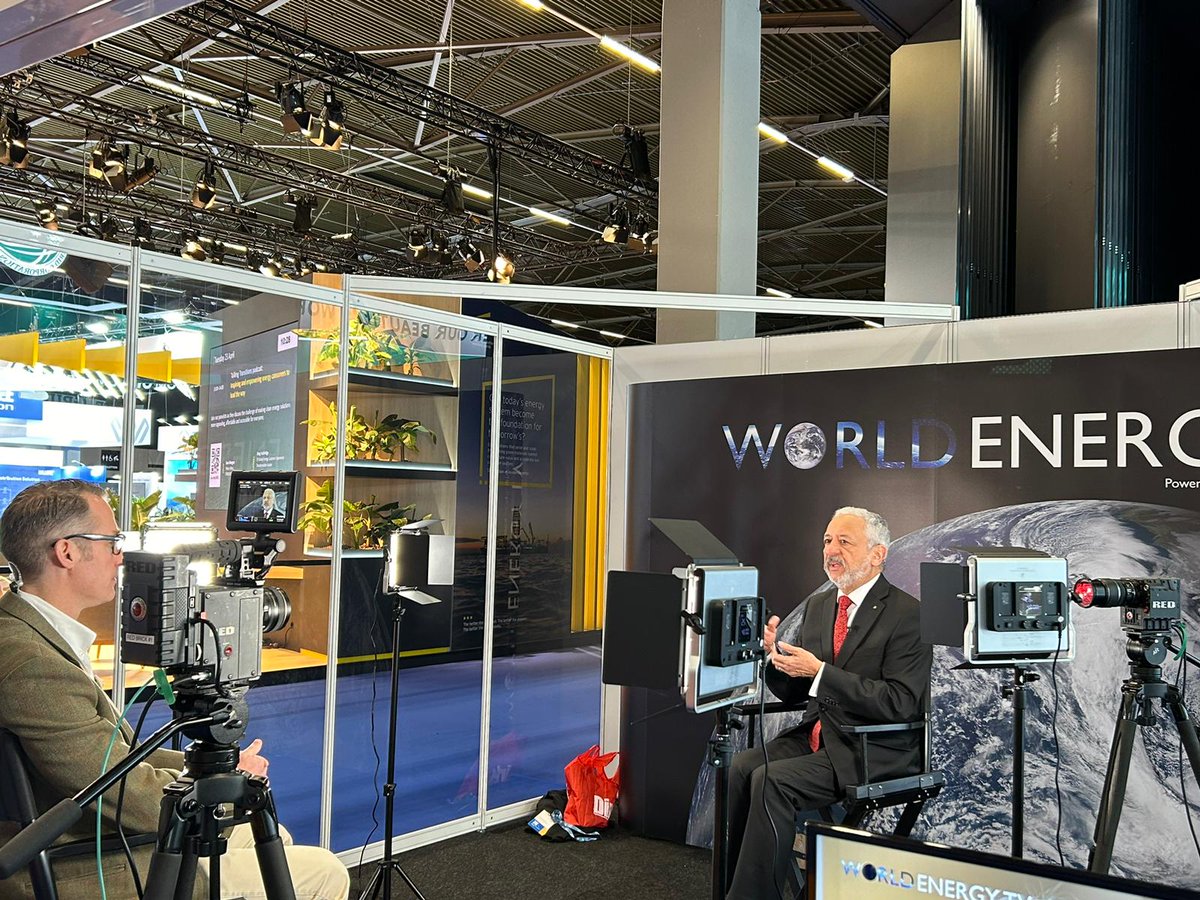 thepanamacanal's tweet image. 🌍 From the 26th World Energy Congress in Rotterdam, the Panama Canal Administrator emphasizes sustainability as a core aspect of the Canal's operations. Facing global challenges, we reaffirm our commitment to water management and climate resilience. #WorldEnergyCongress