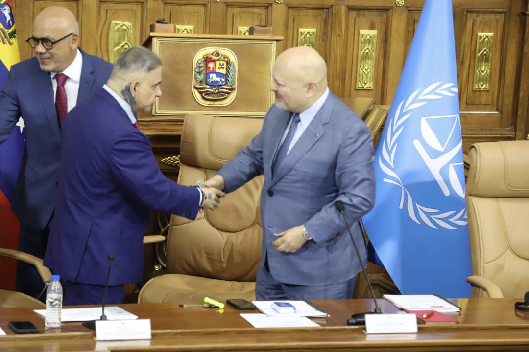 TarekWiliamSaab's tweet image. #VEA… intervención del Fiscal General de la República Tarek William Saab ante la @AsambleaVE 

en la mesa de trabajo para avanzar en la aprobación de Leyes en favor de los Derechos Humanos: junto a el Fiscal de la CPI @IntlCrimCourt Karim Khan @KarimKhanQC y autoridades del