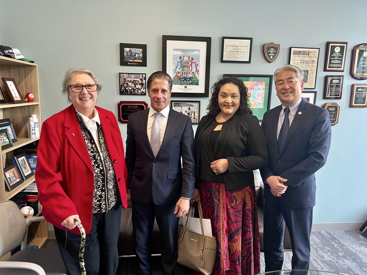 Enjoyed meeting with @AsmMuratsuchi, Chair of CA's Asm. Education Committee and part of our #LASchools delegation. We discussed @LASchools sponsored #SB1056 #AB2226 to make kindergarten a mandatory grade, #LASchools #CAbudget priorities and efforts to increase school funding.