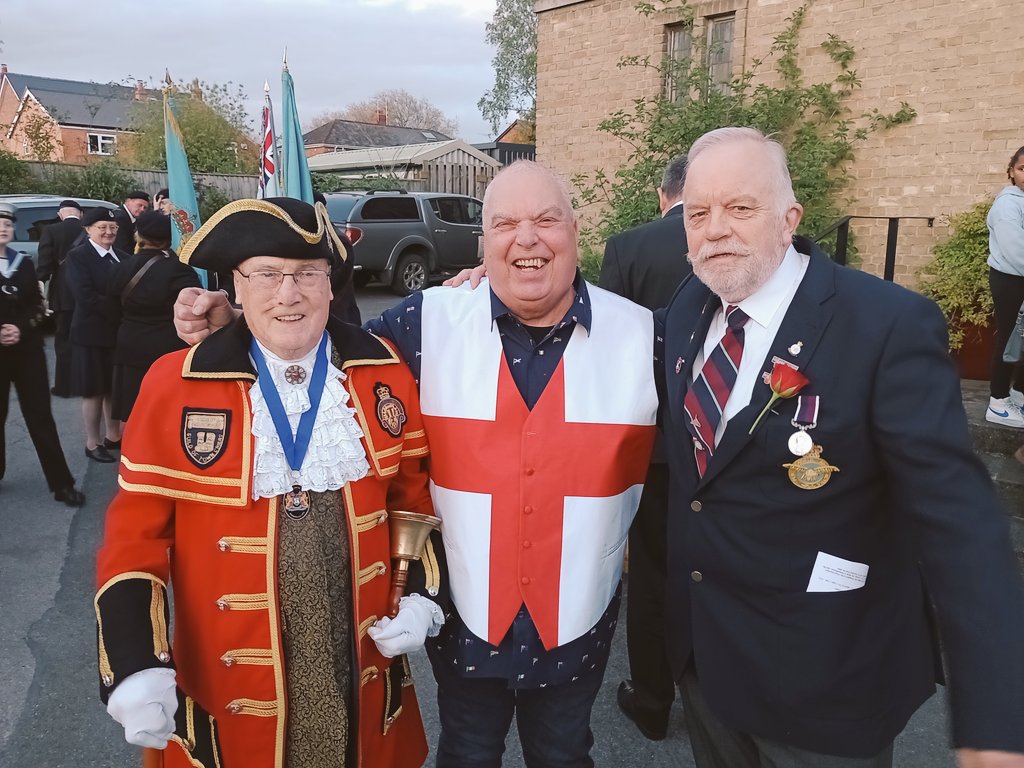 St George's Day 🏴󠁧󠁢󠁥󠁮󠁧󠁿 service <a href="/stbarnabasglos/">St Barnabas, Gloucester</a> with @andrew_zihni recognising the wonderful contribution to society by our young people <a href="/GlosDioc/">The Diocese of Gloucester</a>