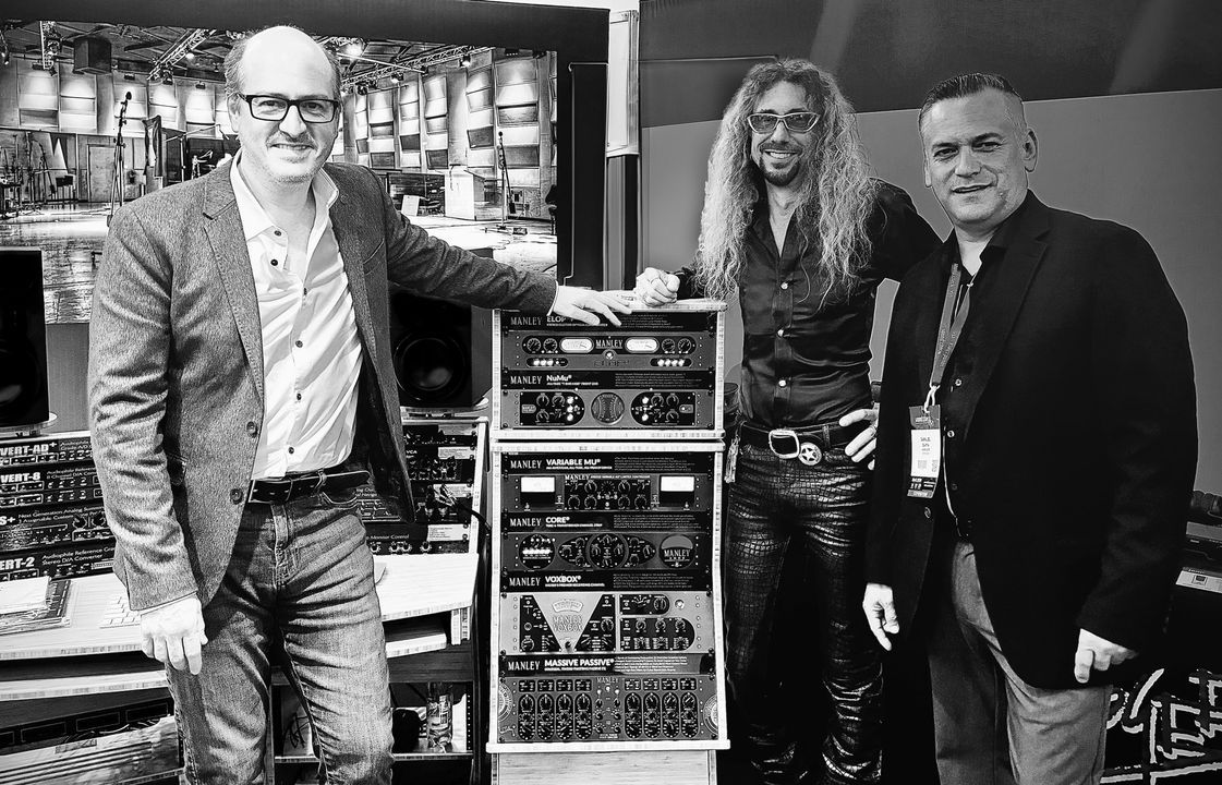 manleylabs's tweet photo. marek sat down with the one-and-only Rafa Sardina (Beyonce, Lady Gaga, Stevie Wonder, the list goes on) at @soundcheckXpo. Keep your eyes peeled for the full upcoming interview.
#manley #manleylabs #tubesrule #soundcheckxpo #soundcheckxpo2024 https://t.co/P20BIRxQUG