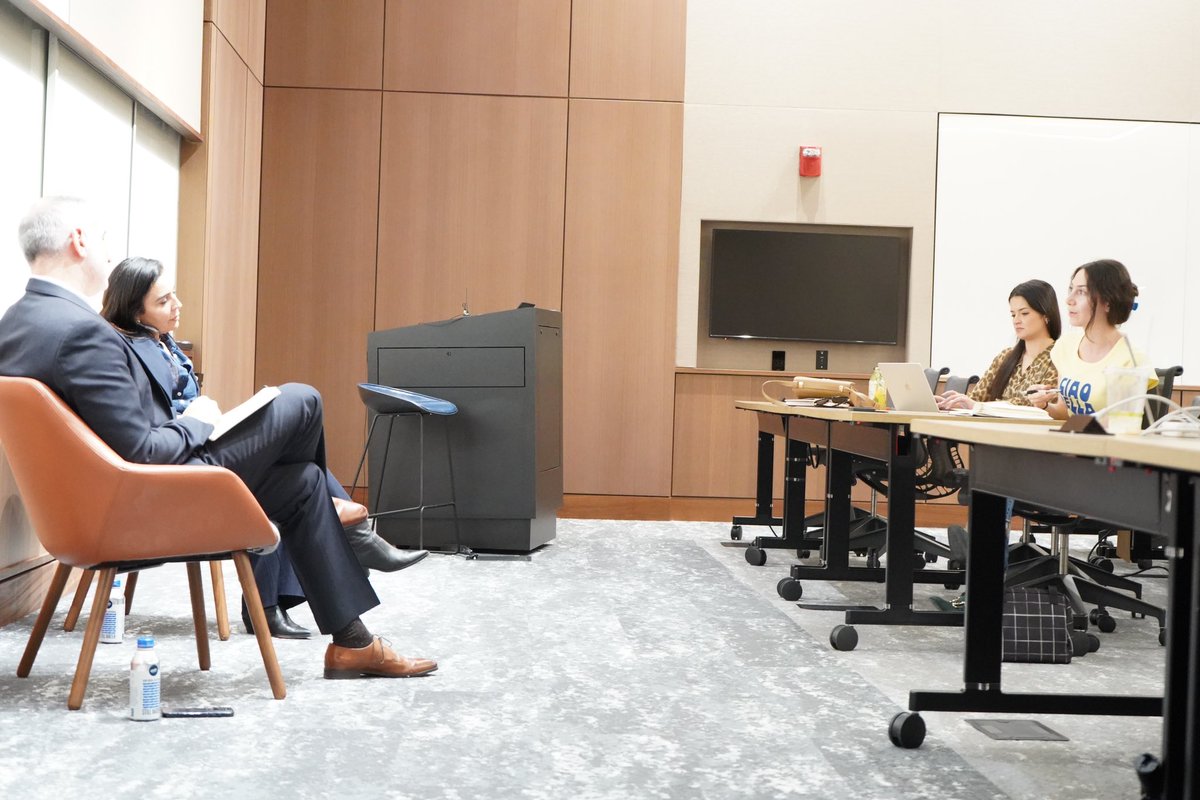 Muito obrigado a <a href="/hourly_radio/">Bruna Santos (宝煊)</a>, Diretora do Instituto Brasil, por conversar com nossos associados e nos contar sobre o panorama atual da política e dos mercados Brasileiros 🇧🇷