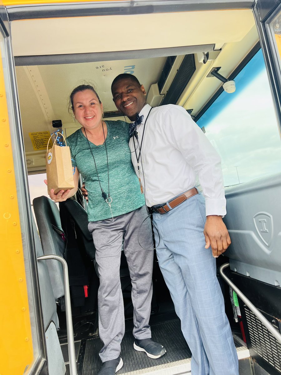 HumbleISD_SMS's tweet photo. Mr. Harris and Mr. Bartley celebrated our bus drivers with a small treat for Bus Driver’s Appreciation Day! They do an amazing job with our Bearcats. #goSMScats #KIDSFIRST @HumbleISD https://t.co/HK5e1gL694