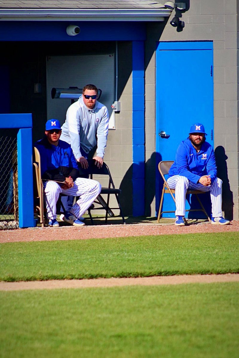 I really miss coaching but it’s still pretty special to have one of the best seats on the diamond and be able to talk about the game with these dudes! ⚾️ #ADLife