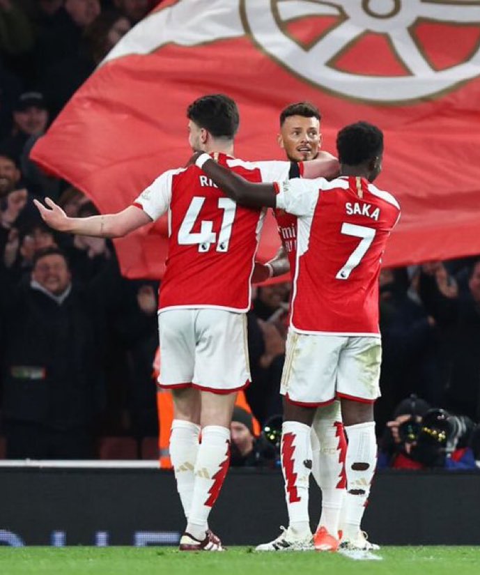 🗣️ Rio Ferdinand: “This was men against boys today” #afc