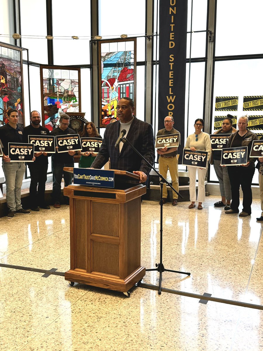 TODAY: Pittsburgh Mayor Ed Gainey and United Steelworkers called out David McCormick’s job killing record, China military investments, and lies about living in PA. #DontTrustDave #PASen