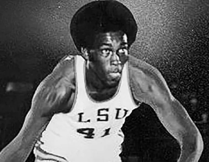 Crazy LSU NFL draft fact. The Detroit Lions drafted basketball star Collis Temple Jr. in the 1974 draft as a DE. Temple was taken in the 17th round, #429 overall. Of course Collins is in numerous basketball HOF’s after a stellar career at LSU.