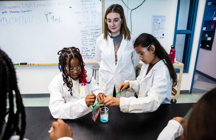 Meet @UCSanDiego nanoengineering alumna and @illumina staff engineer Allie Duchnak! She works on the Advanced Platforms team, building test beds for components that may become part of a sequencer. Our @GlobalTIES program played a key role in getting there: illumina.com/company/news-c…