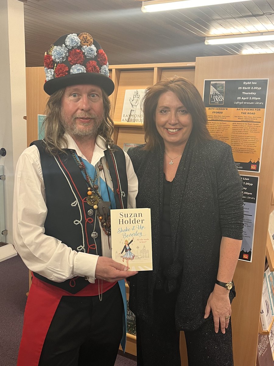 Unexpected encounter with a morris dancer this evening at my book event 😮 @WrexCarnival @WxmLibraries 🤣