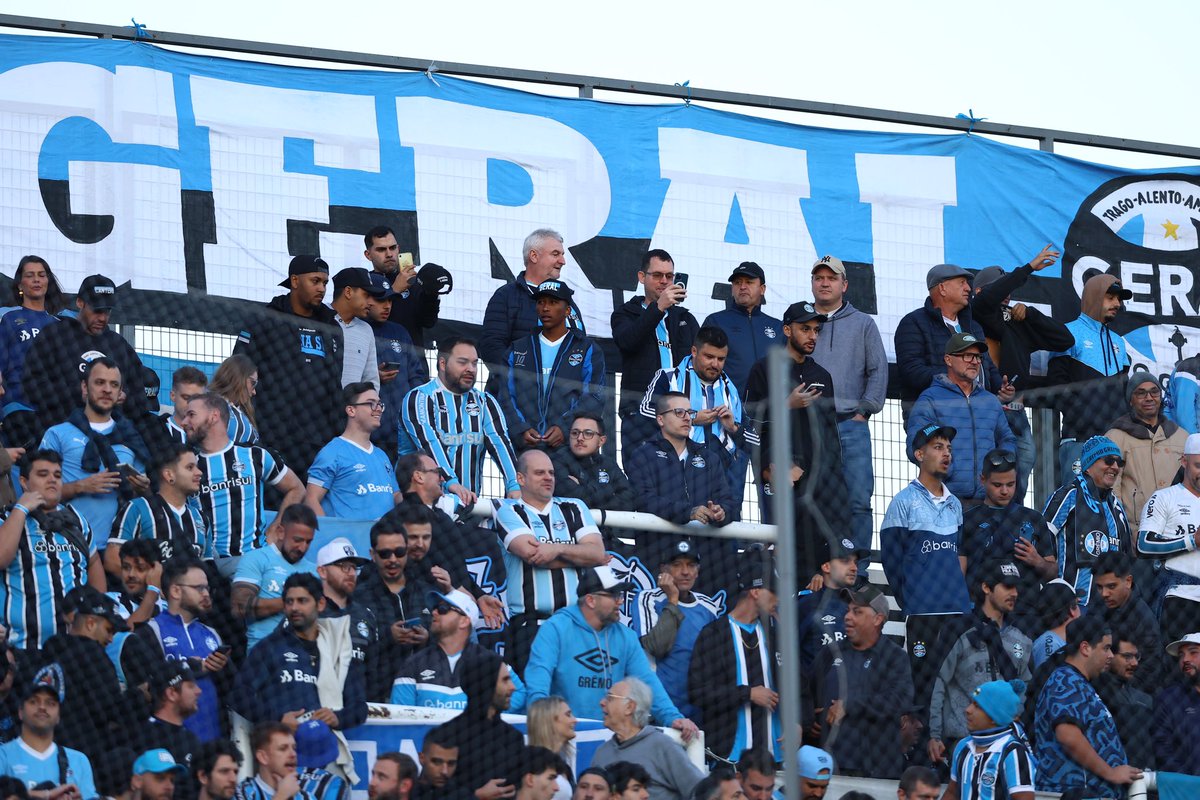 SEMPRE PRESENTE! 

🏆🏆🏆🇪🇪 #ESTxGRE #Libertadores2024 #CadaJogoUmaCopa

📸 Lucas Uebel / Grêmio FBPA