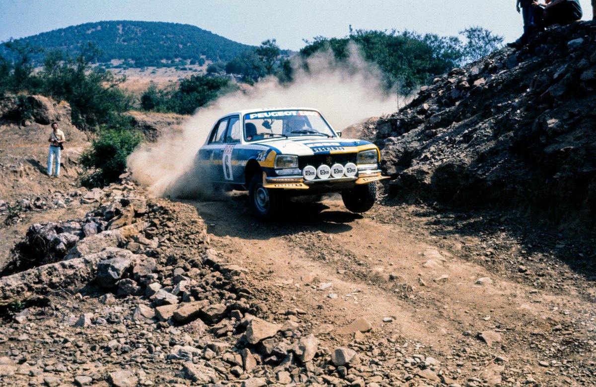 ASelekos's tweet photo. Jean-Pierre Nicolas 🇫🇷 Michel Gamet 🇫🇷 Peugeot 504 Ti 
19. Rallye du Maroc 1976 🇲🇦 Winners / Automobiles Peugeot 🏆🏁 
👉 https://t.co/WX8mE01grt 

📸 Derrapagens 🏁 https://t.co/aQTVIcOjxt